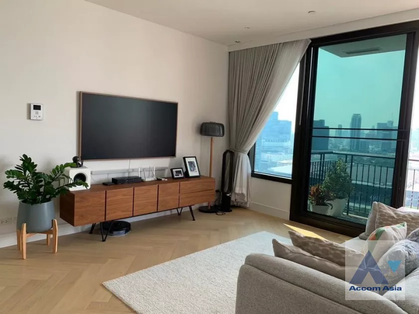  3 Bedrooms  Condominium For Rent in Sukhumvit, Bangkok  near BTS Phrom Phong (AA39165)