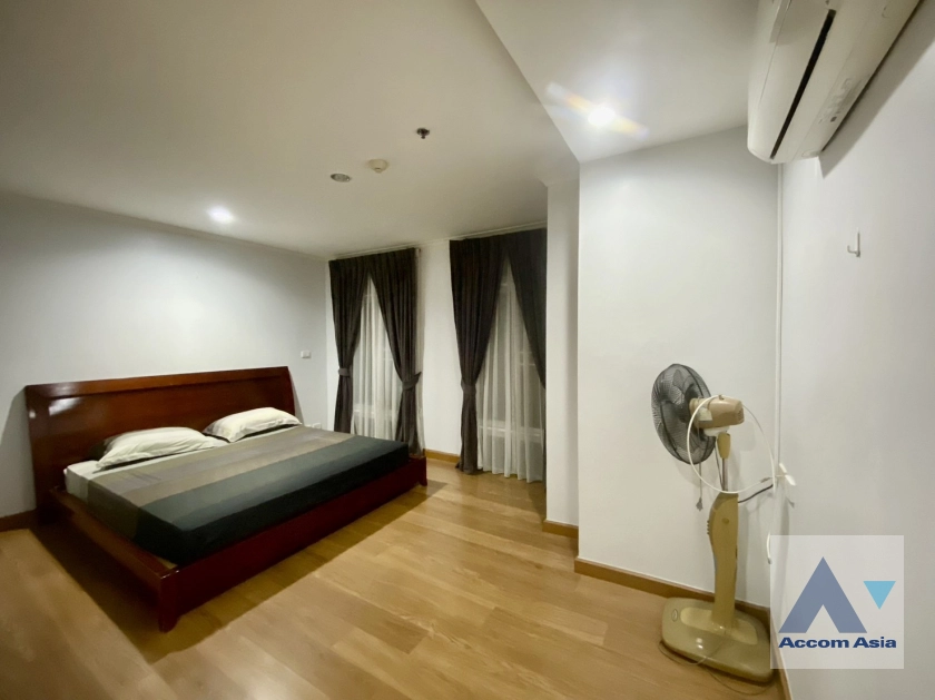 Fully Furnished |  3 Bedrooms  Condominium For Rent in Sukhumvit, Bangkok  near BTS Asok - MRT Sukhumvit (AA39179)