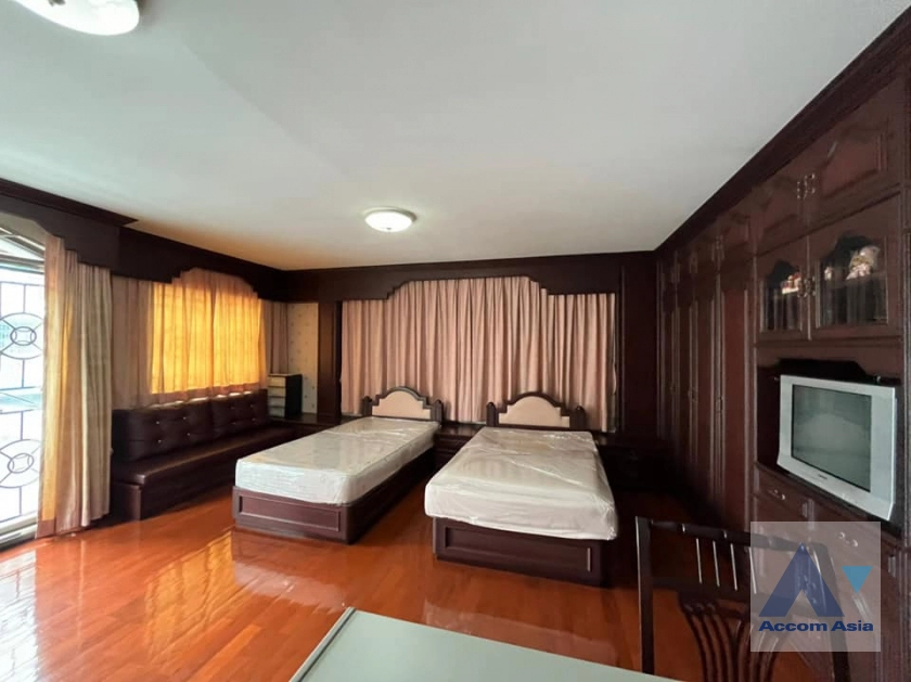 5  5 br House For Sale in charoenkrung ,Bangkok  AA39210