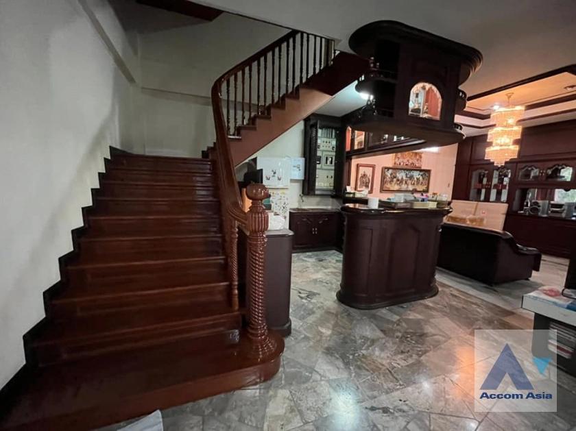  1  5 br House For Sale in charoenkrung ,Bangkok  AA39210