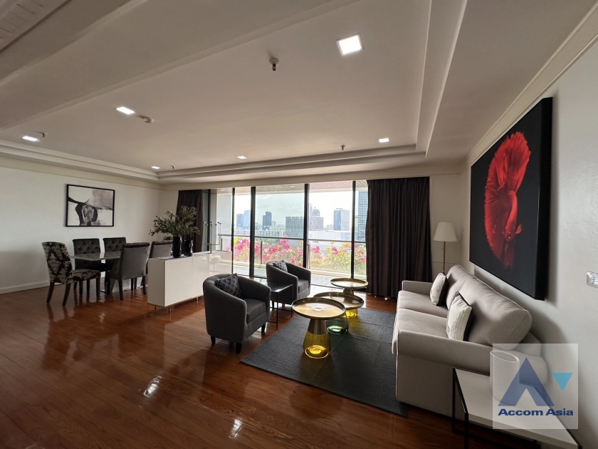  2 Bedrooms  Condominium For Rent in Ploenchit, Bangkok  near BTS Ploenchit - MRT Lumphini (AA39228)