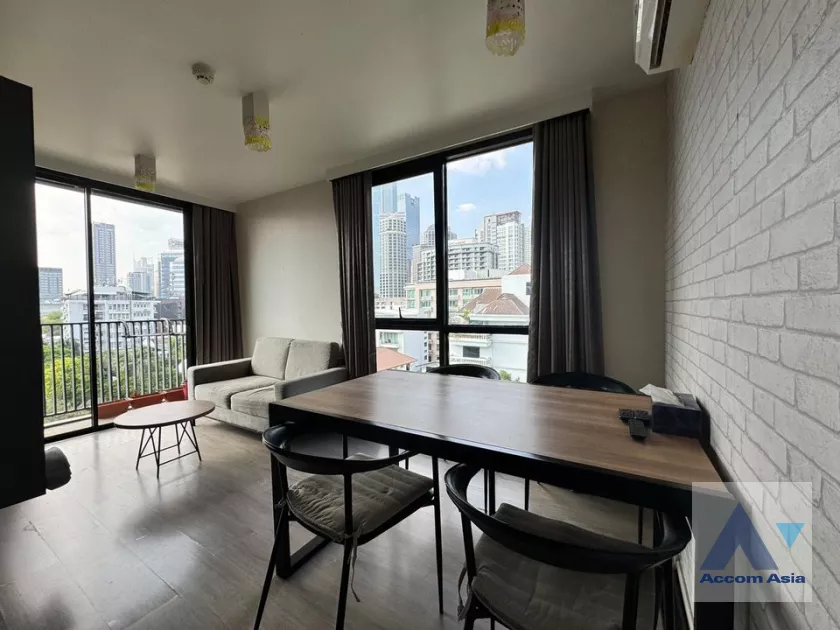 Pet friendly |  2 Bedrooms  Condominium For Rent in Ploenchit, Bangkok  near BTS Ploenchit (AA39261)