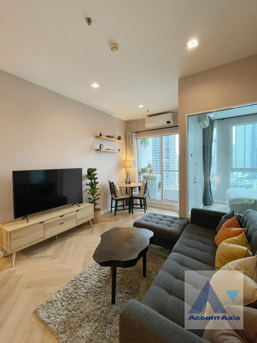  1 Bedroom  Condominium For Rent & Sale in Silom, Bangkok  near BTS Chong Nonsi (AA39284)