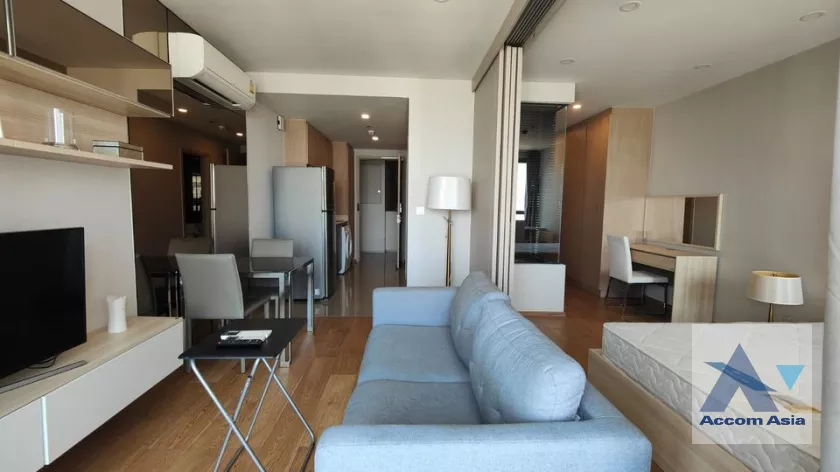  1 Bedroom  Condominium For Rent in Phaholyothin, Bangkok  near BTS Chitlom (AA39296)