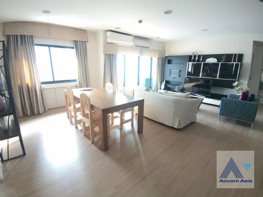 Fully Furnished |  3 Bedrooms  Condominium For Rent in Ploenchit, Bangkok  near BTS Ploenchit (AA39298)