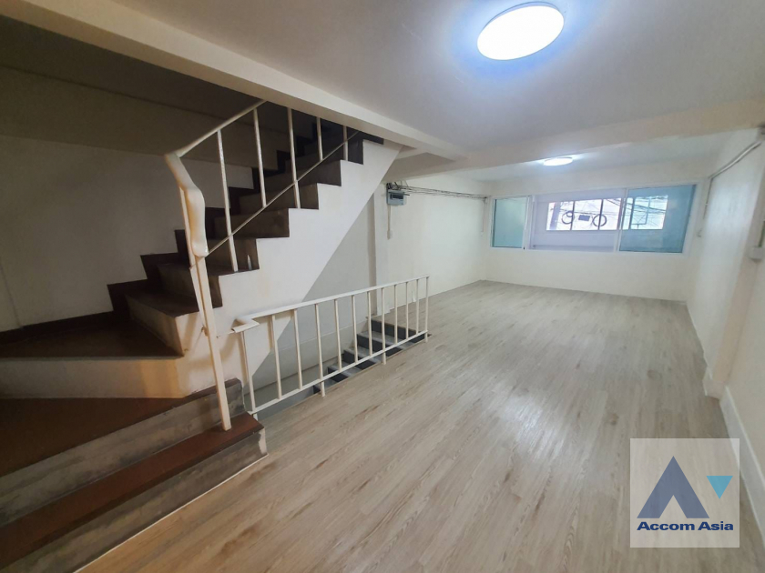 5  6 br House For Rent in sukhumvit ,Bangkok BTS Bang Chak AA39300