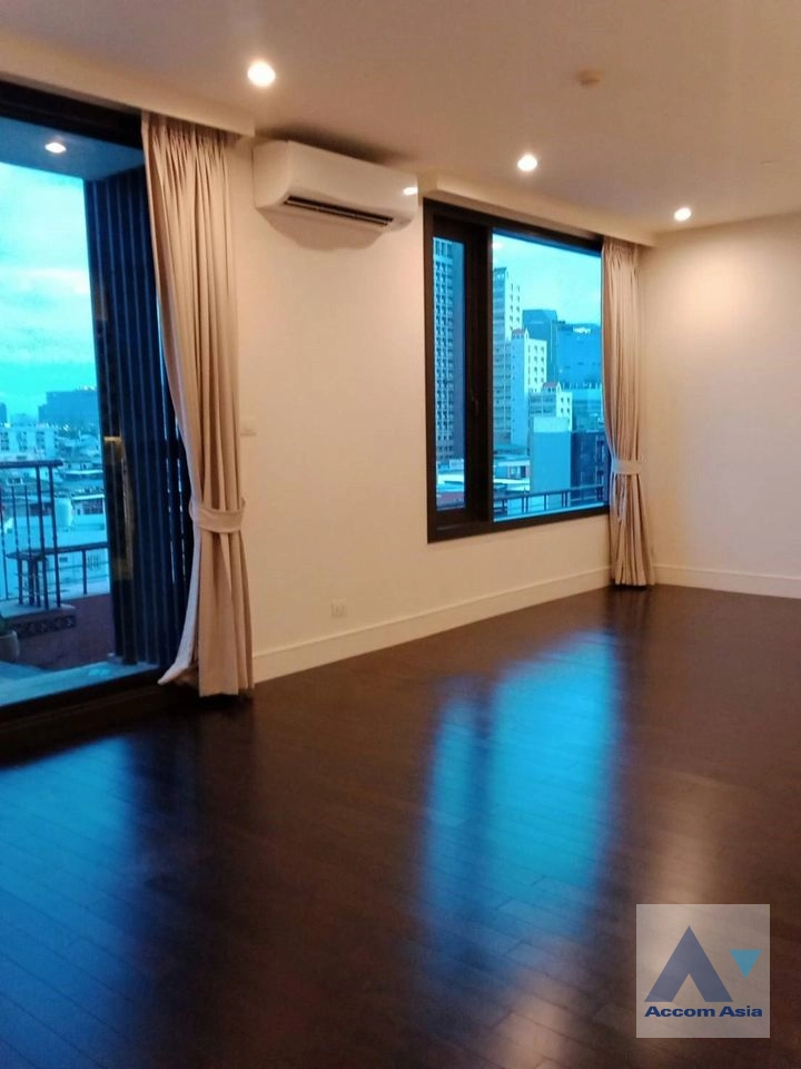 Pet friendly |  3 Bedrooms  Condominium For Sale in Sukhumvit, Bangkok  near BTS Phrom Phong (AA39304)