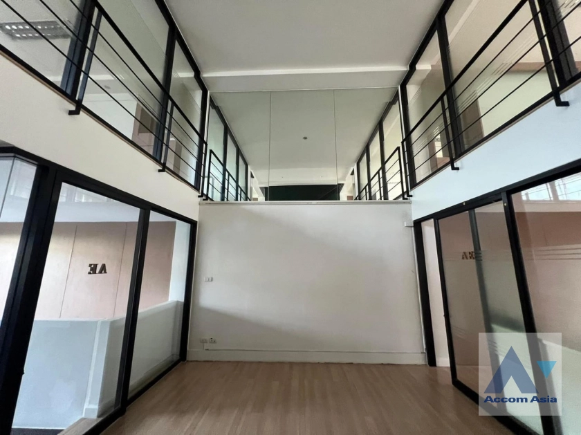 5  Shophouse For Rent in phaholyothin ,Bangkok  AA39314