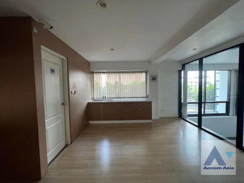 23  Shophouse For Rent in phaholyothin ,Bangkok  AA39314