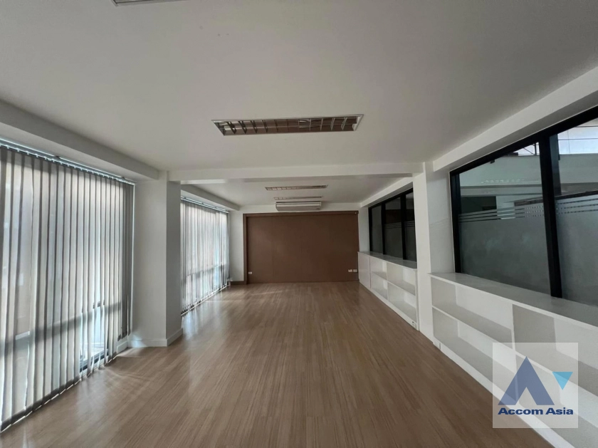 22  Shophouse For Rent in phaholyothin ,Bangkok  AA39314