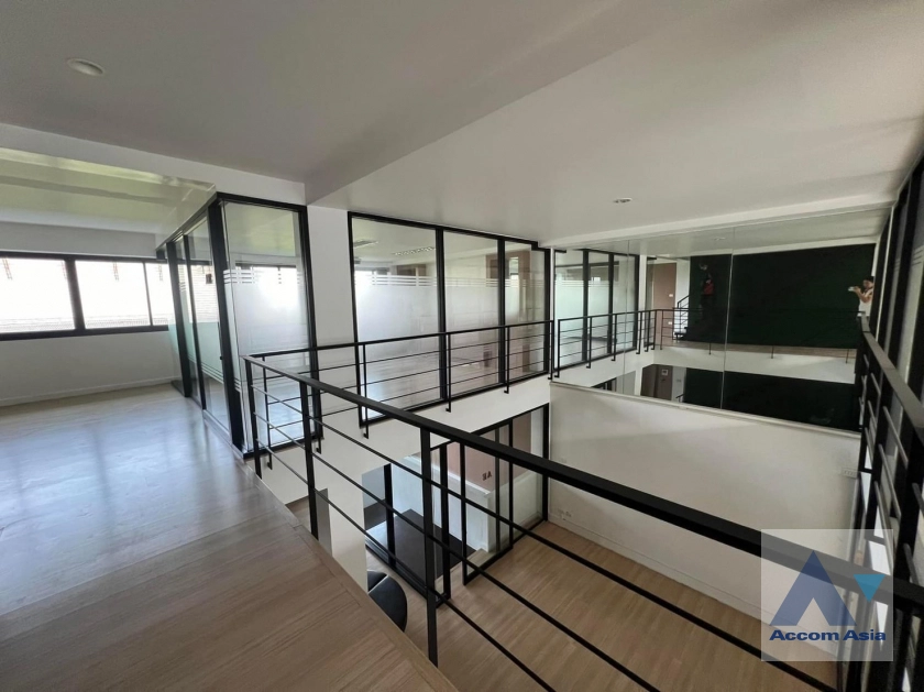 33  Shophouse For Rent in phaholyothin ,Bangkok  AA39314