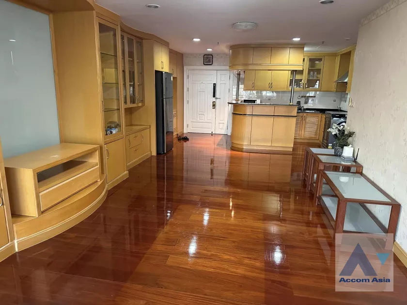  3 Bedrooms  Condominium For Rent in Ploenchit, Bangkok  near BTS Ploenchit (AA39322)