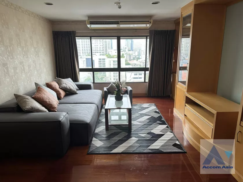  3 Bedrooms  Condominium For Rent in Ploenchit, Bangkok  near BTS Ploenchit (AA39322)