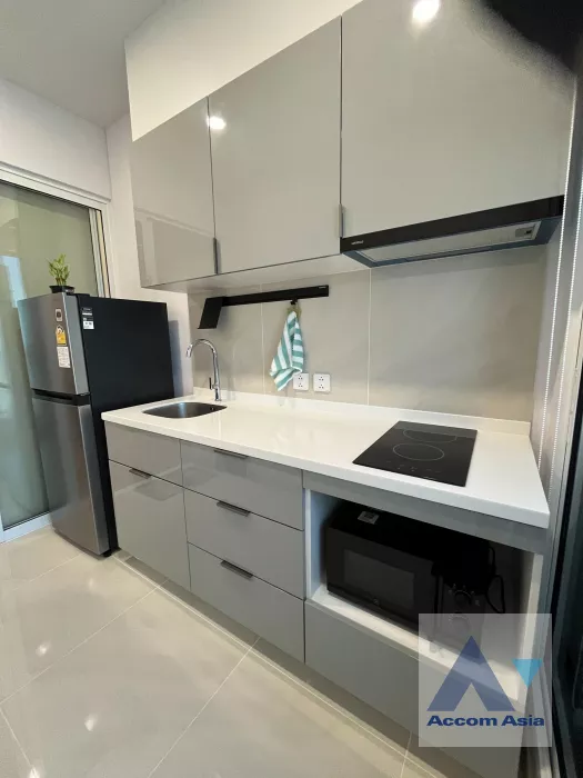  1 Bedroom  Condominium For Rent in Silom, Bangkok  near MRT Sam Yan (AA39331)