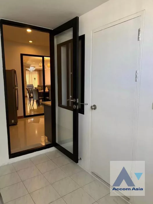  1  3 br Condominium For Rent in Charoenkrung ,Bangkok BRT Nararam 3 at Supalai Casa Riva AA39333