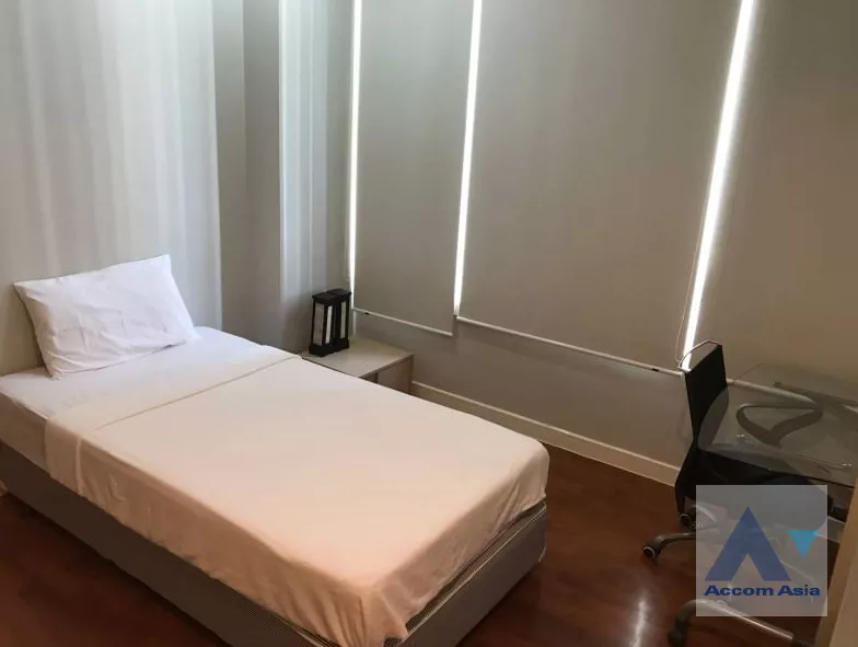  2 Bedrooms  Condominium For Rent in Sukhumvit, Bangkok  near BTS Phrom Phong (AA39335)