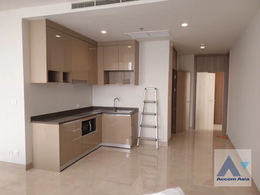  3 Bedrooms  Condominium For Sale in Ploenchit, Bangkok  near BTS Ploenchit (AA39377)