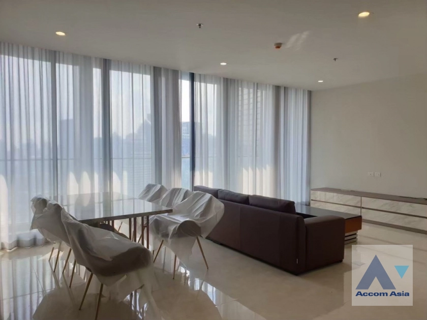  3 Bedrooms  Condominium For Sale in Ploenchit, Bangkok  near BTS Ploenchit (AA39377)