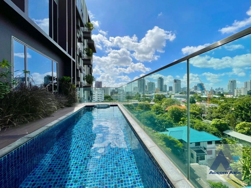 Corner Unit, Private Swimming Pool, Double High Ceiling, Duplex Condo, Pet friendly |  2 Bedrooms  Condominium For Sale in Sukhumvit, Bangkok  near BTS Thong Lo (AA39418)