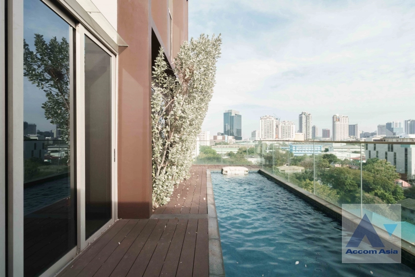 Corner Unit, Private Swimming Pool, Double High Ceiling, Duplex Condo, Pet friendly |  2 Bedrooms  Condominium For Sale in Sukhumvit, Bangkok  near BTS Thong Lo (AA39418)