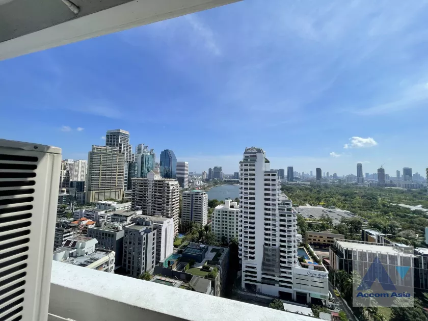  2 Bedrooms  Condominium For Sale in Sukhumvit, Bangkok  near BTS Asok (AA39419)