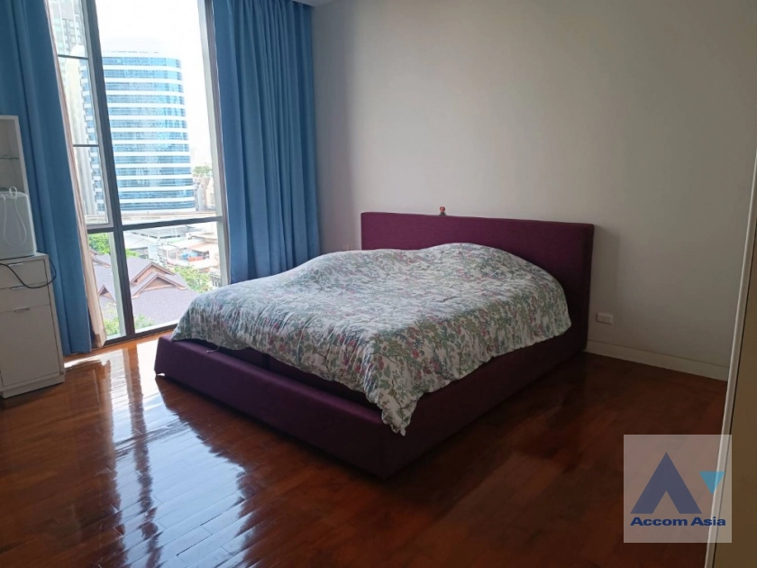  4 Bedrooms  Condominium For Sale in Sukhumvit, Bangkok  near BTS Asok - MRT Sukhumvit (AA39425)