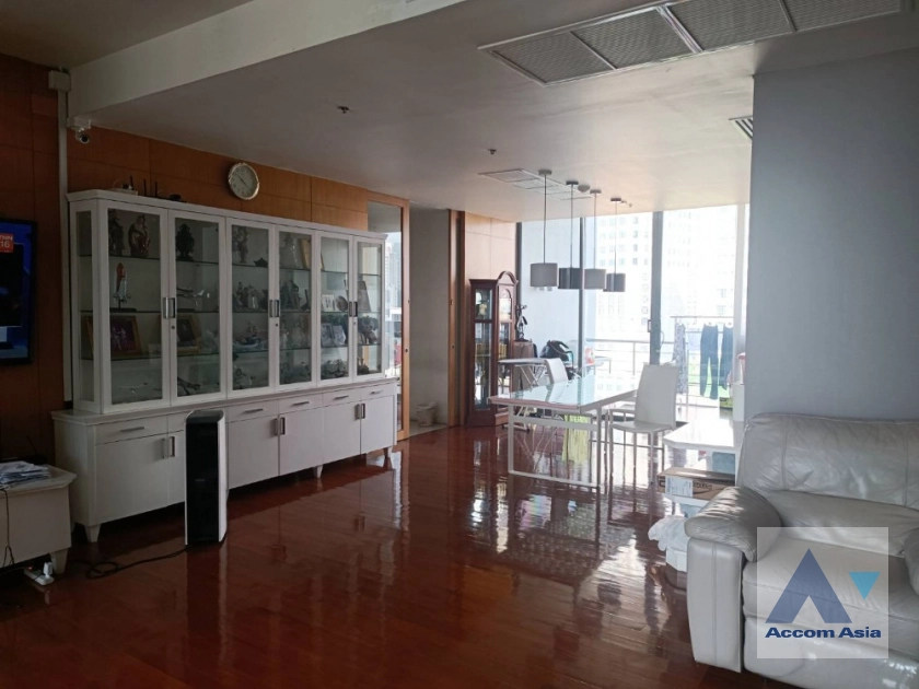  4 Bedrooms  Condominium For Sale in Sukhumvit, Bangkok  near BTS Asok - MRT Sukhumvit (AA39425)