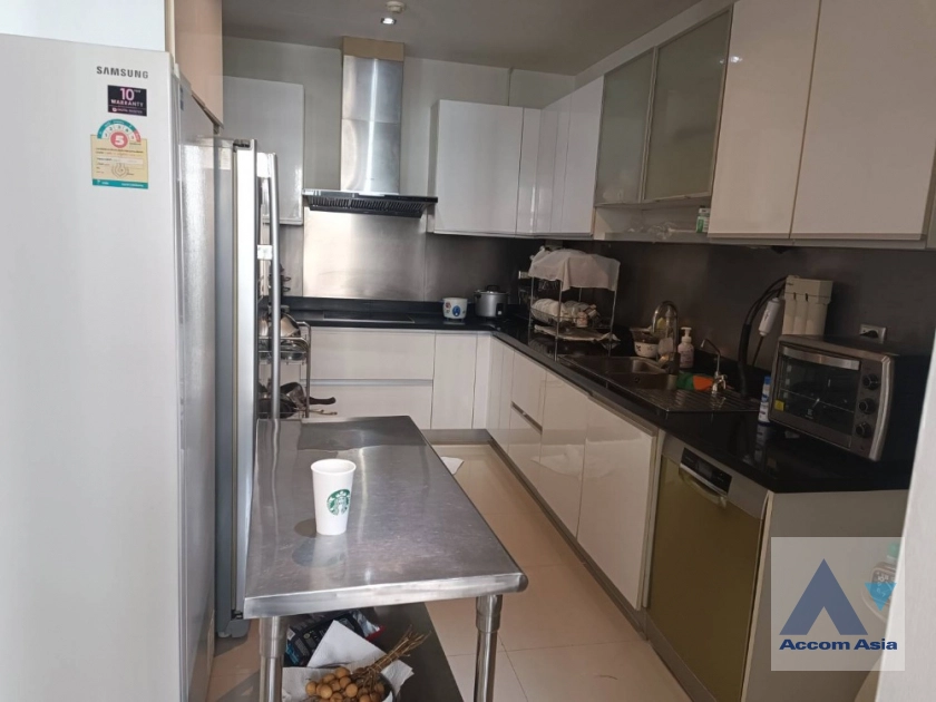  4 Bedrooms  Condominium For Sale in Sukhumvit, Bangkok  near BTS Asok - MRT Sukhumvit (AA39425)