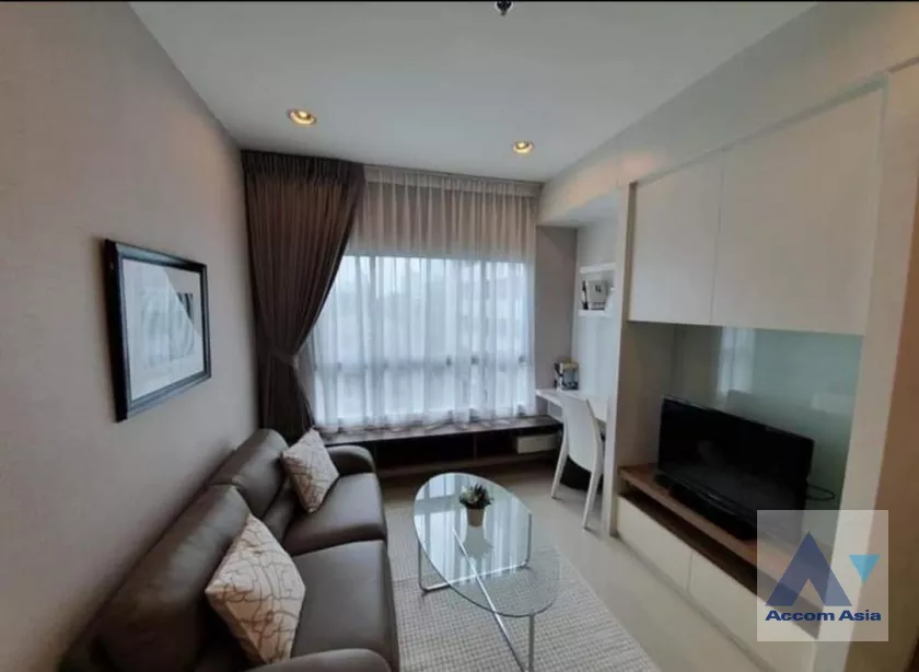  2  1 br Condominium For Rent in Charoennakorn ,Bangkok BTS Krung Thon Buri at Q House Condo Sathon AA39435