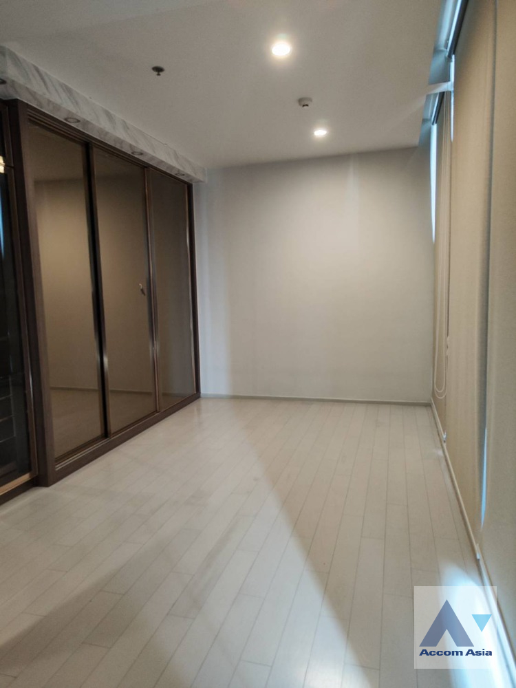  2 Bedrooms  Condominium For Rent & Sale in Ploenchit, Bangkok  near BTS Ploenchit (AA39442)