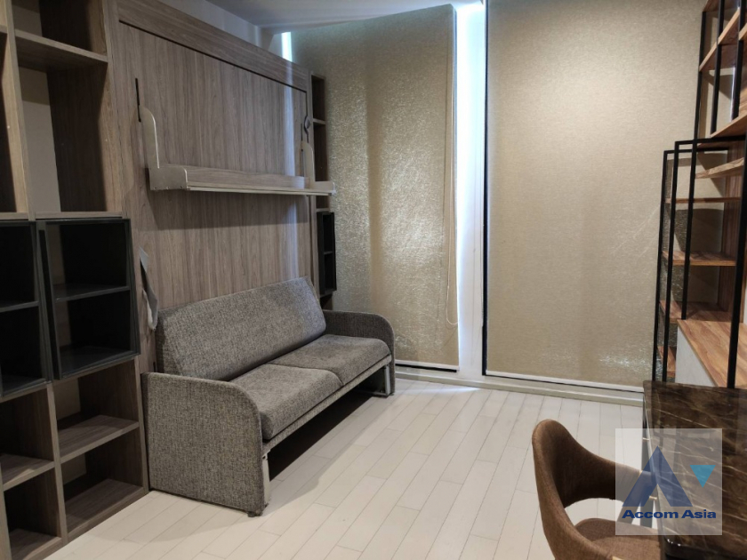  2 Bedrooms  Condominium For Rent & Sale in Ploenchit, Bangkok  near BTS Ploenchit (AA39442)