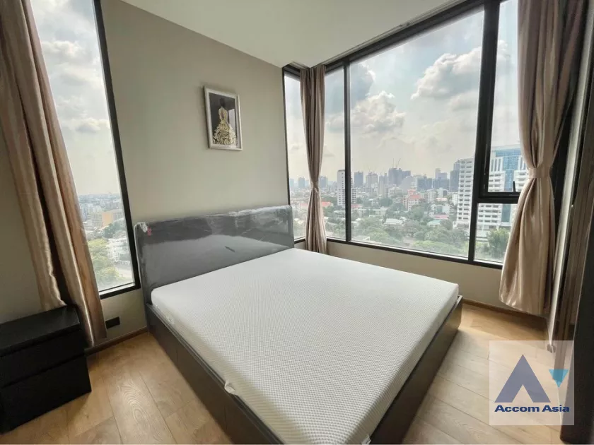  2 Bedrooms  Condominium For Rent in Sukhumvit, Bangkok  near BTS Ekkamai (AA39452)