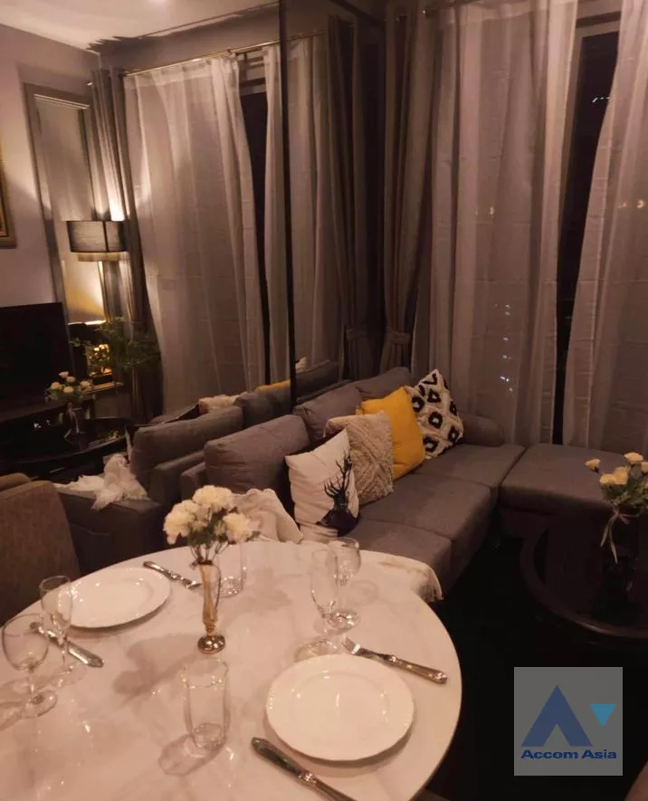  1 Bedroom  Condominium For Rent in Sukhumvit, Bangkok  near BTS Ekkamai (AA39464)