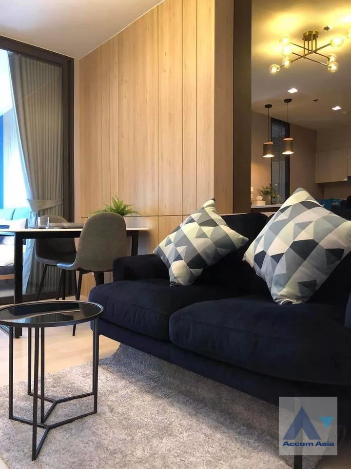  1 Bedroom  Condominium For Rent in Ploenchit, Bangkok  near BTS Ploenchit (AA39468)