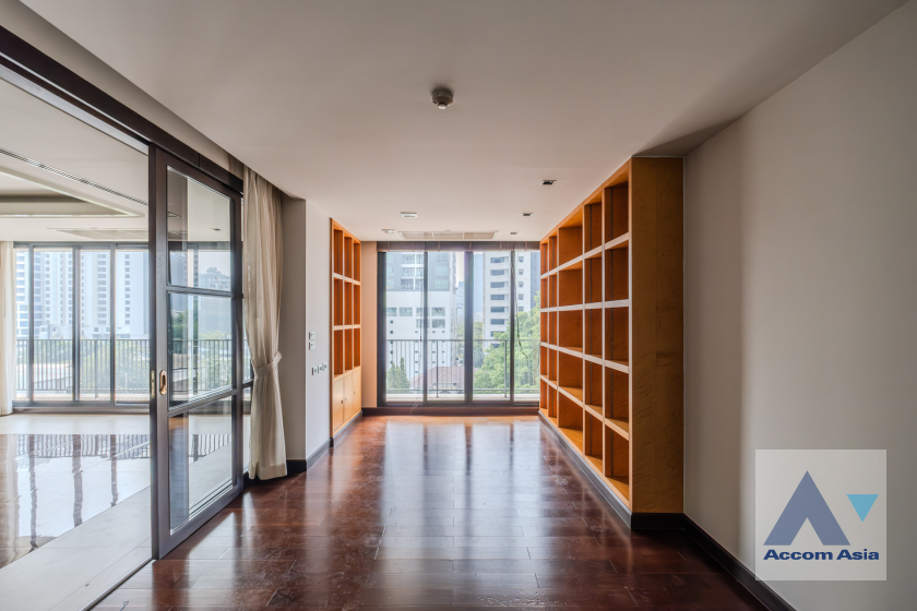 Pet friendly |  4 Bedrooms  Apartment For Rent in Sukhumvit, Bangkok  near BTS Phrom Phong (AA39470)