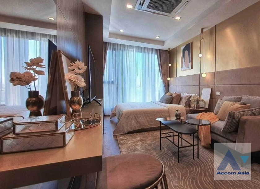 Fully Furnished |  4 Bedrooms  Townhouse For Rent in Bang Na, Bangkok  near BTS Bearing (AA39502)