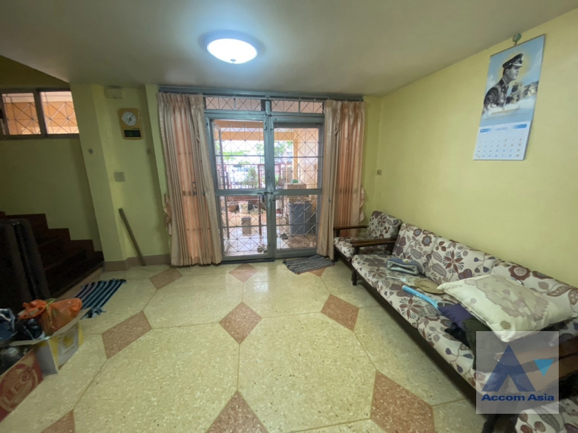 Townhouse 3 bedrooms Near BTS Udomsuk and 600m to True Digital Park