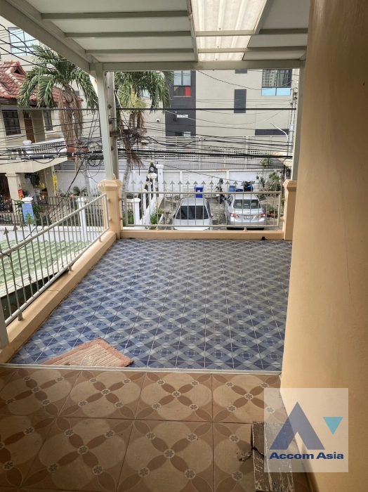 16  3 br Townhouse For Sale in Sukhumvit ,Bangkok BTS Udomsuk AA39533