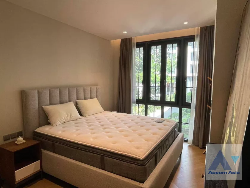  2 Bedrooms  Condominium For Rent in Sukhumvit, Bangkok  near BTS Ekkamai (AA39556)