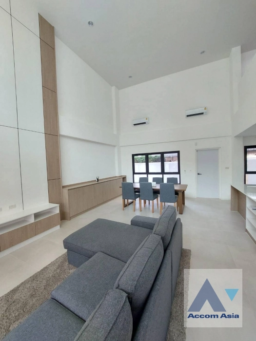  3 Bedrooms  House For Sale in ,   near BTS Phra khanong (AA39588)