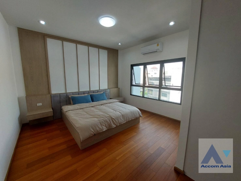 8  3 br House For Sale in  , BTS Phra khanong AA39588