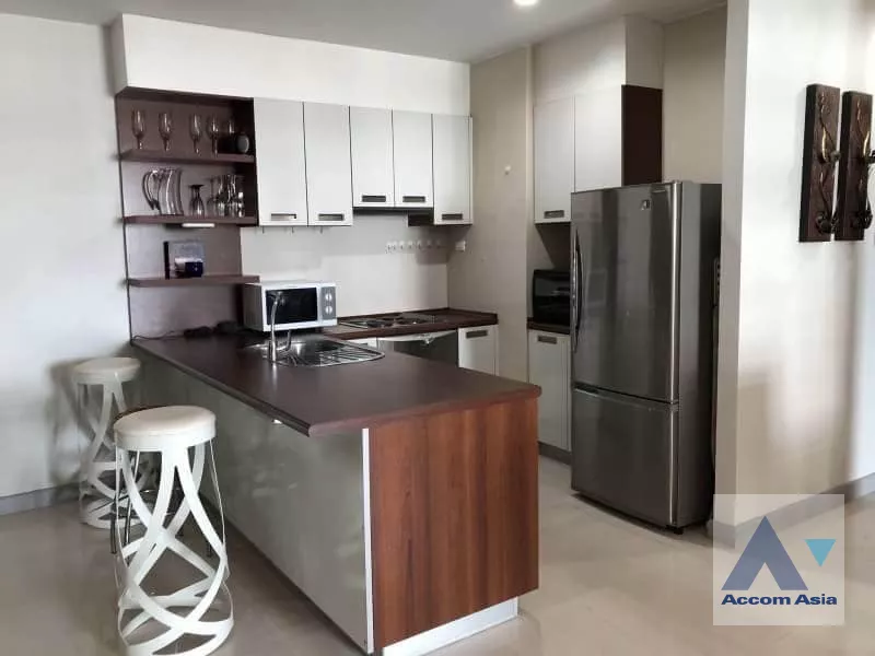  2 Bedrooms  Condominium For Rent in Sukhumvit, Bangkok  near BTS Nana (AA39591)