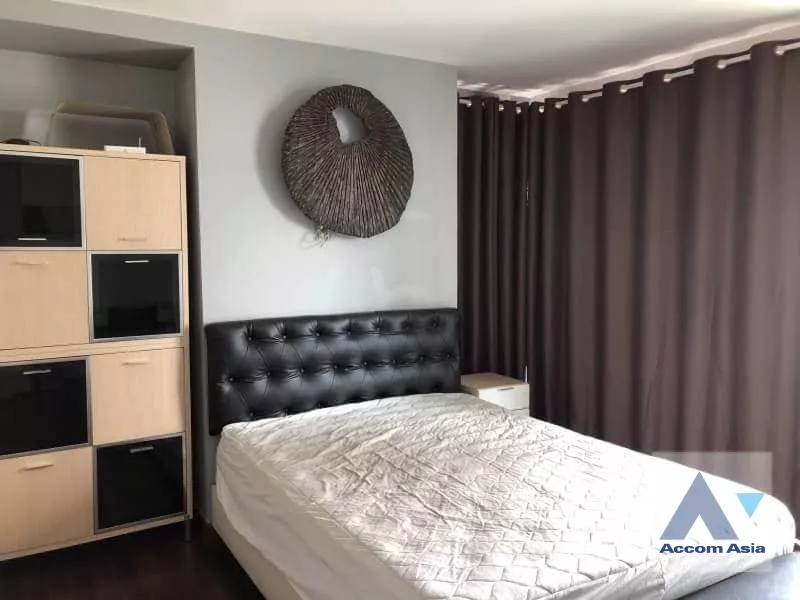  2 Bedrooms  Condominium For Rent in Sukhumvit, Bangkok  near BTS Nana (AA39591)