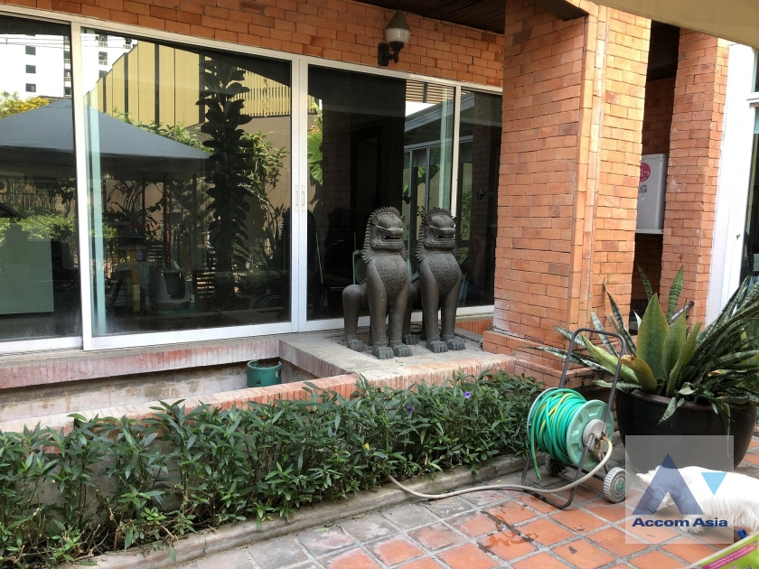 19  4 br House for rent and sale in sukhumvit ,Bangkok BTS Phra khanong AA39609