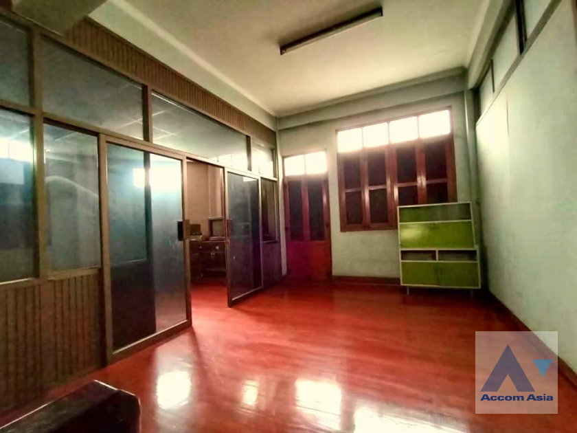  8 Bedrooms  House For Rent in Sathorn, Bangkok  near BTS Saphan Taksin (AA39617)