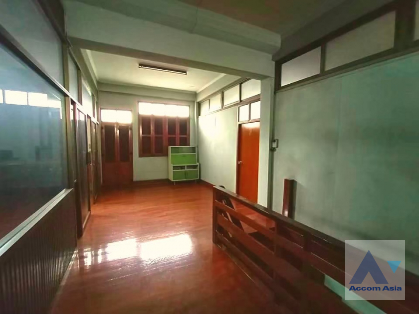  8 Bedrooms  House For Rent in Sathorn, Bangkok  near BTS Saphan Taksin (AA39617)