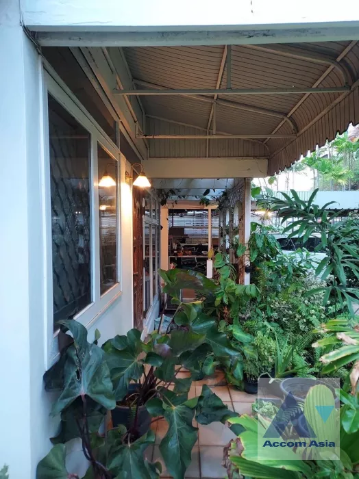 Garden |  5 Bedrooms  House For Rent in ,   (AA39638)