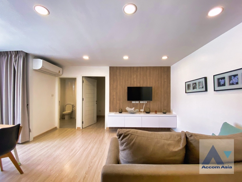  2 Bedrooms  Condominium For Rent in Sukhumvit, Bangkok  near BTS Phrom Phong (AA39667)