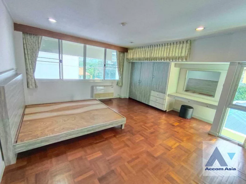 8  2 br Apartment For Rent in Sukhumvit ,Bangkok BTS Asok - MRT Phetchaburi at Greenery garden and privacy AA39682