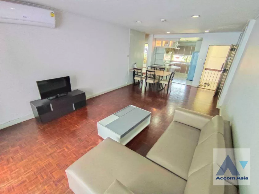 Pet friendly |  2 Bedrooms  Apartment For Rent in Sukhumvit, Bangkok  near BTS Asok - MRT Phetchaburi (AA39682)